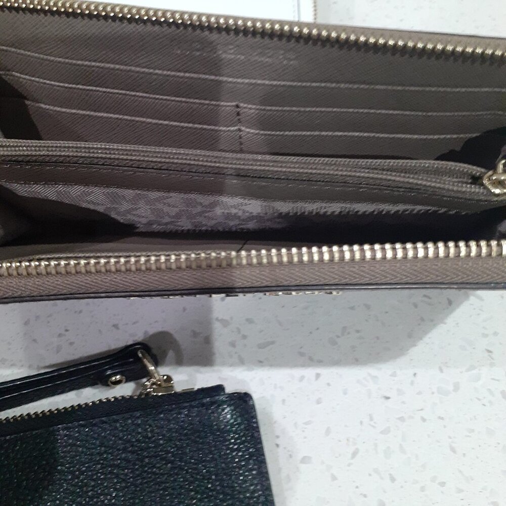 Michael Kors wallets - image 10